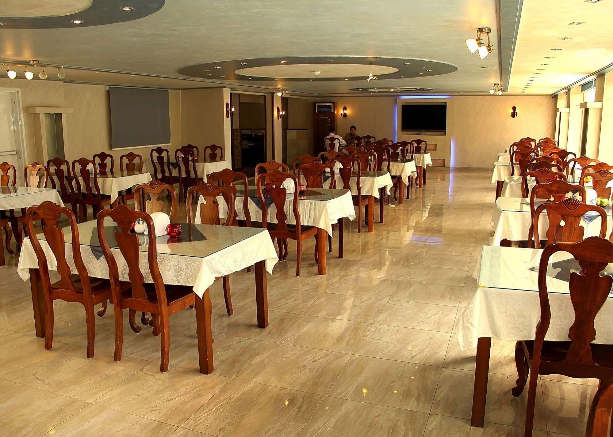 עקבה Al Raad Hotel מראה חיצוני תמונה