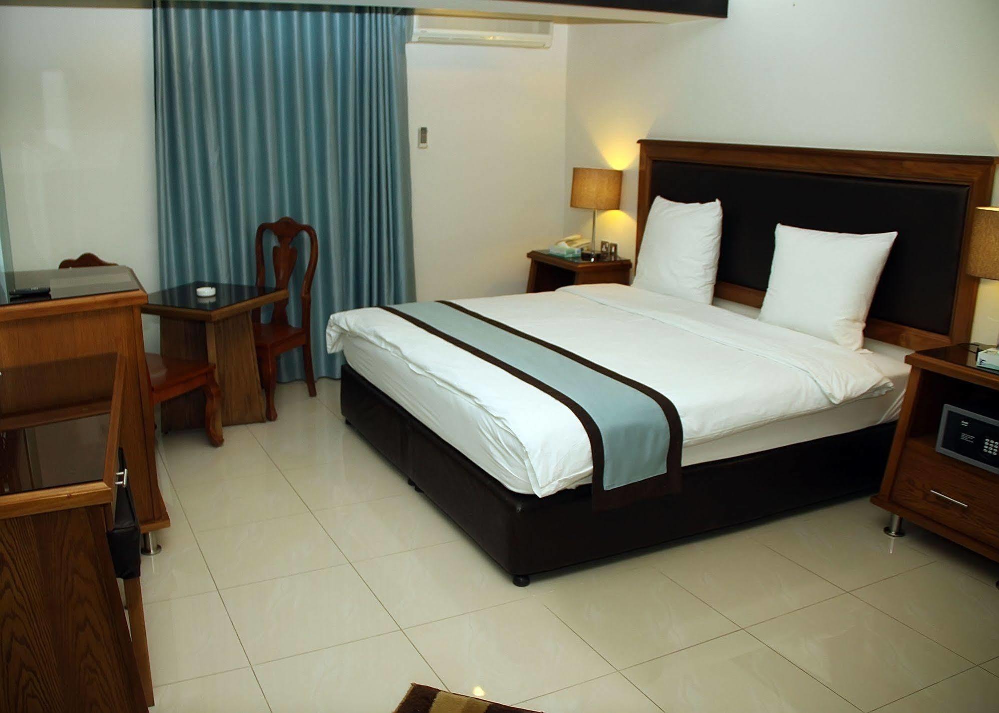 עקבה Al Raad Hotel מראה חיצוני תמונה