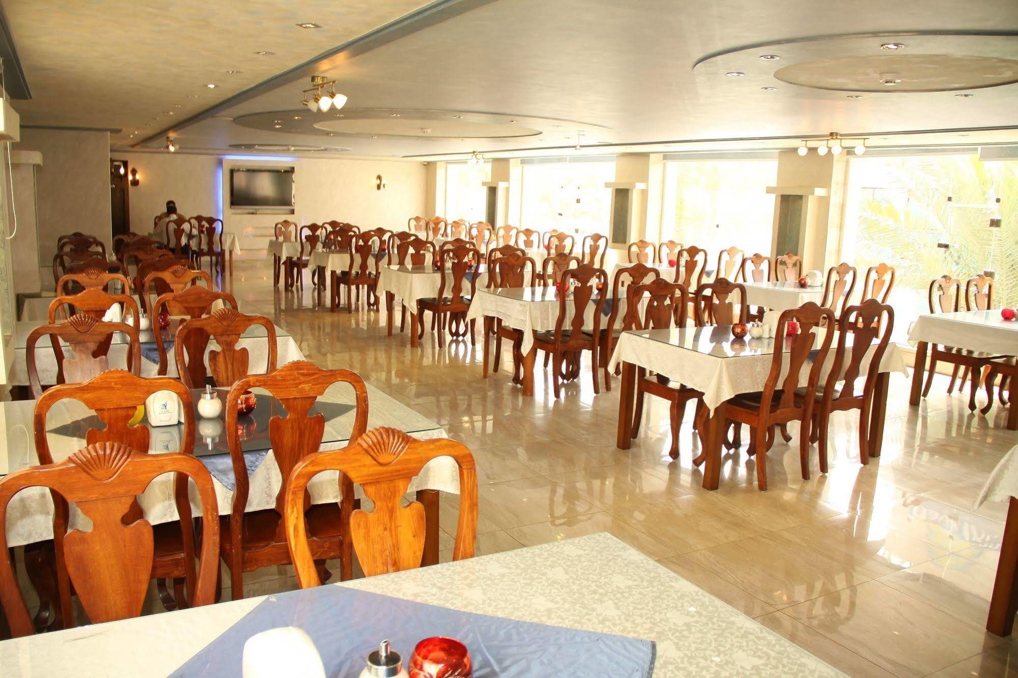 עקבה Al Raad Hotel מראה חיצוני תמונה